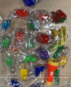 T&J Fashion 24 Pieces LED Keyring Party Bag Fillers Lighting Toy Keychain Small Return Gifts for Children 제품사진 #1