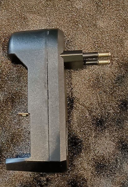 Battery Universal Charger (손전등 Brilliante Torcia LED 충전기) 제품사진 #2